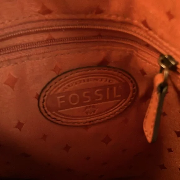 Tan Fossil Leather Crossbody bag zipper pocket, magnetic closure - Picture 5 of 5
